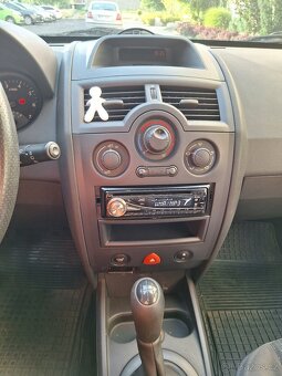 Renault Megane 1.4i, 72kW, 2004 - 8