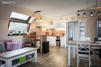 Dům s rodinným kempem - 8