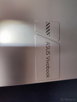 PRODÁM notebook ASUS VIVOBOOK 15,i5-1235U, záruka rok - 8