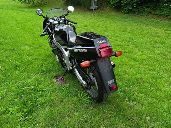 Yamaha FZR 600 - 8