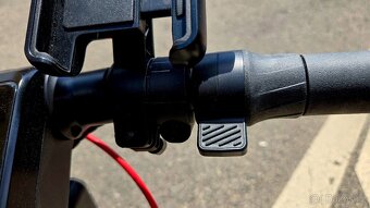 Elektrokoloběžka Segway F3 Pro E - 8