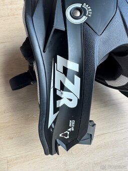 Helma na motorku Lazer - 8