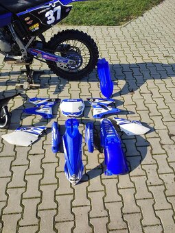 Yamaha YZ 125 - 8