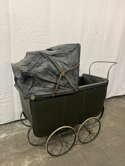 Historický kočárek pro panenku (137017) - 8