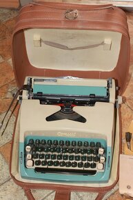 starý kufříkový psací stroj CONSUL v TOP stavu - 8