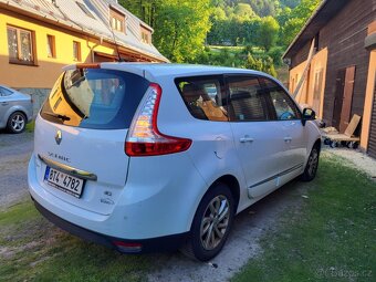 Renault Grand Scenic - 8