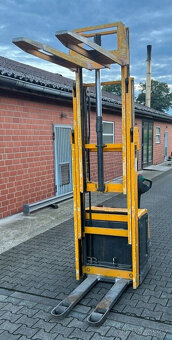 Elektrický paletový vysokozdvižný vozík Jungheinrich EJC 212 - 8