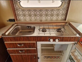 Karavan Wilk - 8