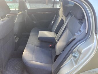 Opel Vectra 2.2 - 8