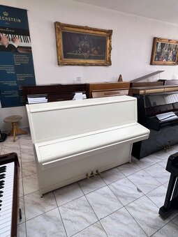 Bílé pianino Rosler po prvním majiteli, se zárukou a doprava - 8