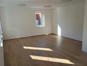 Pronájem komerčních prostor - Vsetín, ul.4.května - 8