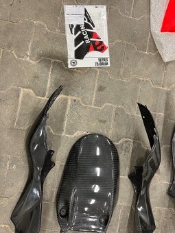 Aprilia rsv 1000r náhradní díly, carbony atd - 8