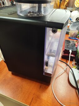 Prodám kávovar Krups EA81 - 8