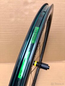 Kola MAVIC COSMIC S 42 Disc CL Carbon UST - 1660 g - 8
