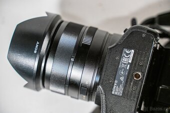 Sony RX10 II s 24-200mm objektivem F2,8 - 8