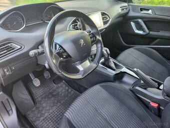 Peugeot 308 - 8