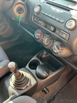 Honda Jazz 1.2 i-DSI, 57 kw, benzín, KLIMA, 2004, ČR - 8