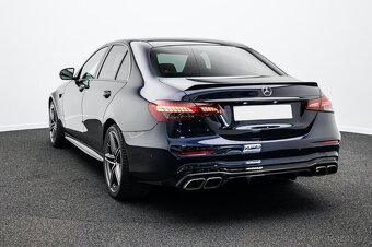 Mercedes-Benz E 63s AMG - 8