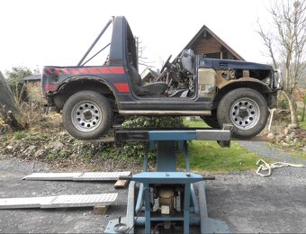 2 tunový mobilní hydraulický zvedák na automobil - 8