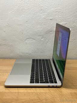 MacBook Pro 13” 2018/16GB RAM/Intel i7/256GB SSD/ Záruka - 8