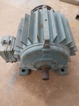 Prodám elektromotor na 400V - 8