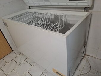 Velká truhlicová mraznička, objem cca 400 l, Zanussi ZCF 410 - 8