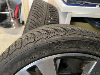 ALU kola Mercedes C 5x112 r18 Originál,zim.pneu98%+TPMS - 8