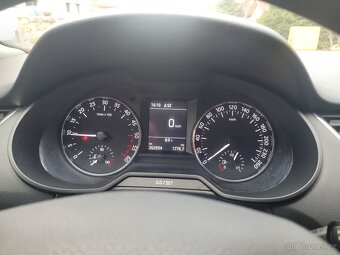 Octavia  1.6 NM rv 2018 - 8