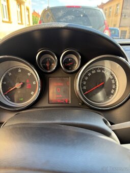 Opel Astra Sport Tourer 2012 - 8