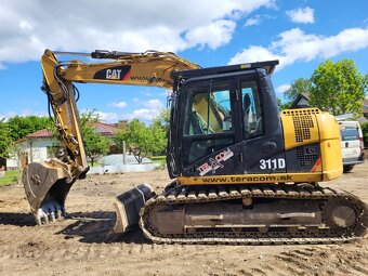CATERPILLAR 311 D - 8