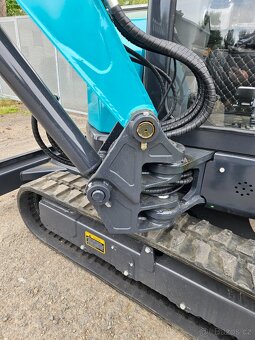 bagr, minibagr, motor Kubota , 3,8 tuny - 8