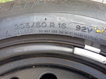 Prodám hezkou letní sadu 205/60/16 zn.MICHELIN na Mazda,Niss - 8