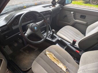 Bmw E30 316i coupe - 8