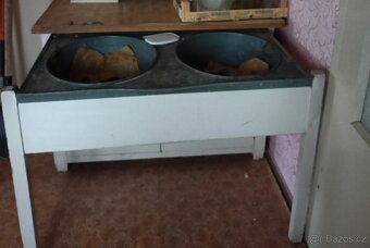 Starožitný nábytek - 8