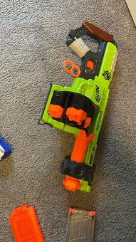 NERF stojan + pistole - 8