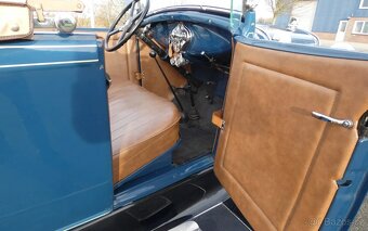 1930 Ford Model A Roadster DeLuxe - 8