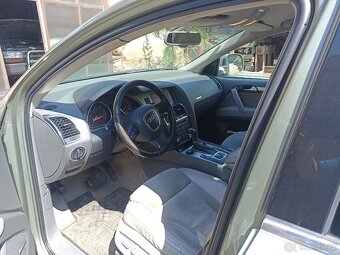 AUDI Q7 3,0TDI SEDMIMÍSTNÉ - 8