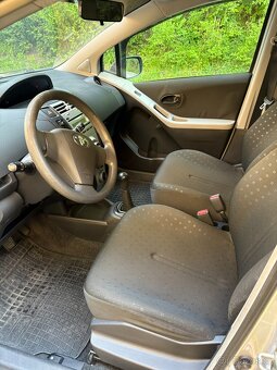 Toyota Yaris - 8