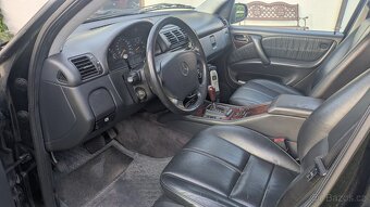 Mercedes ML 400CDi, V8 - 8