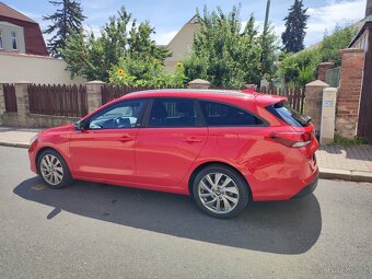 Hyundai i30 1.4 T-gdi 103kw top stav - 8