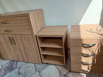 Set komoda a skříňky 4 ks - 8