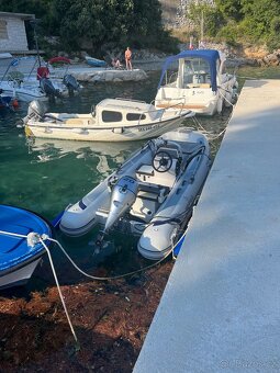 Prodám Highfield + Honda 20HP + vozík + bimini - 8