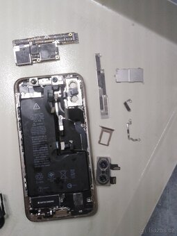 IPhone XS - 8