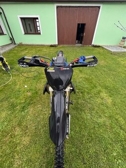 Suzuki rmz 250 - 8
