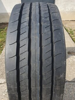Pneu 385 / 65 R22,5 - 8