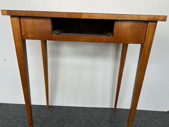 Stolek biedermeier v třešni. - 8