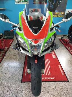Aprilia rsv4 RR - 8