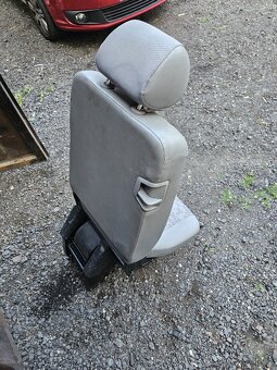 2.řada sklopná sedačka sedadlo jednička VW T5 T5.1 T6 - 8