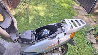 Skútr Daelim 125ccm - 8