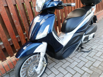 Piaggio Beverly 300 - 8